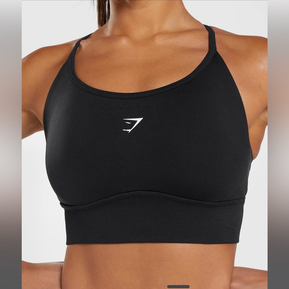 Black Gymshark sports bra size small